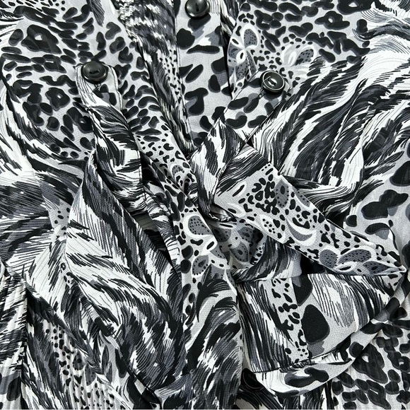 Ali Miles Black and Grey Animal Floral Print Blouse Semi Sheer Lagenlook 2X - Picture 11 of 14